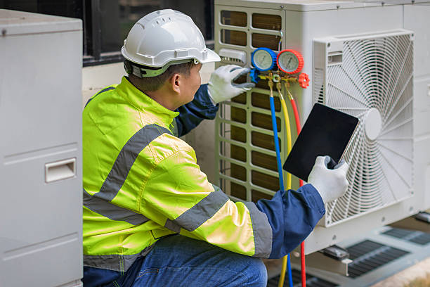 Professional Hvac technician working in Frankfort, OH